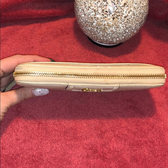 Gently used authentic Coach wallet - Picture 6 of 7